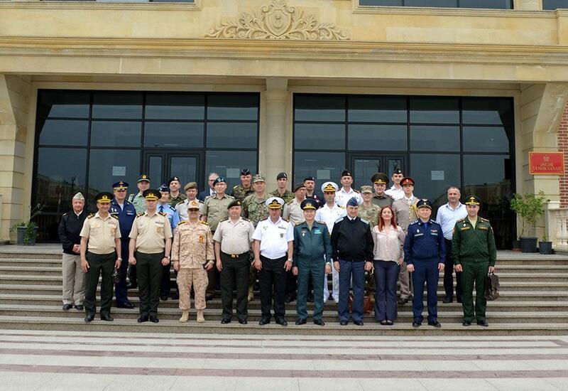 Военных атташе ознакомили с историей ВМС Азербайджана