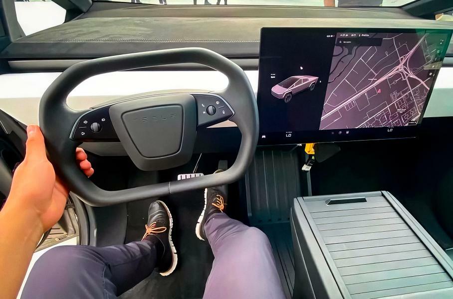 Рассекречен интерьер серийного Tesla Cybertruck