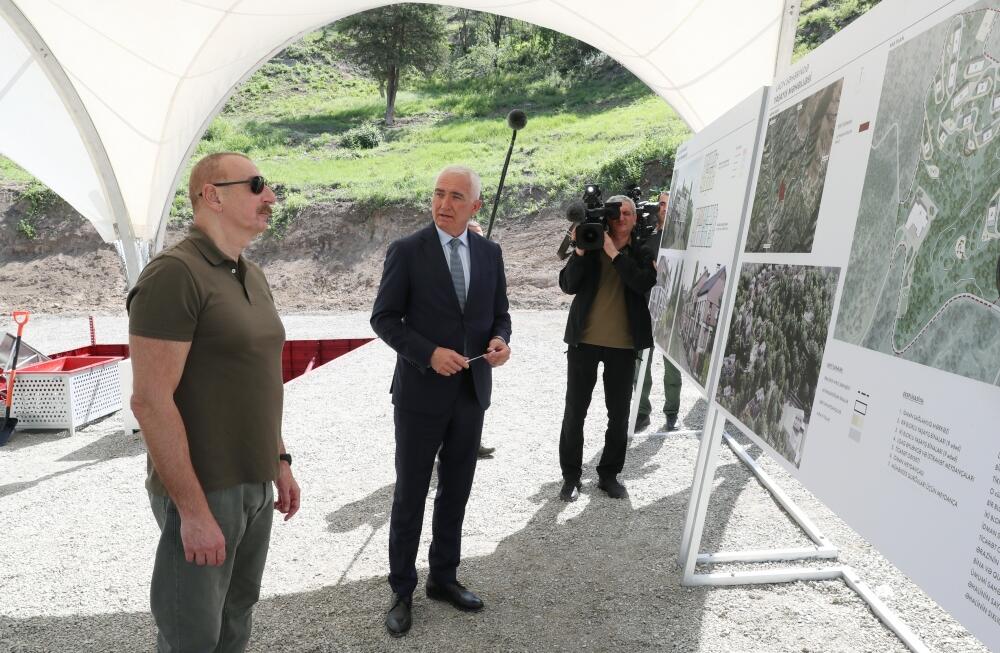 Президент Ильхам Алиев заложил фундамент многоквартирного жилого квартала в городе Лачин