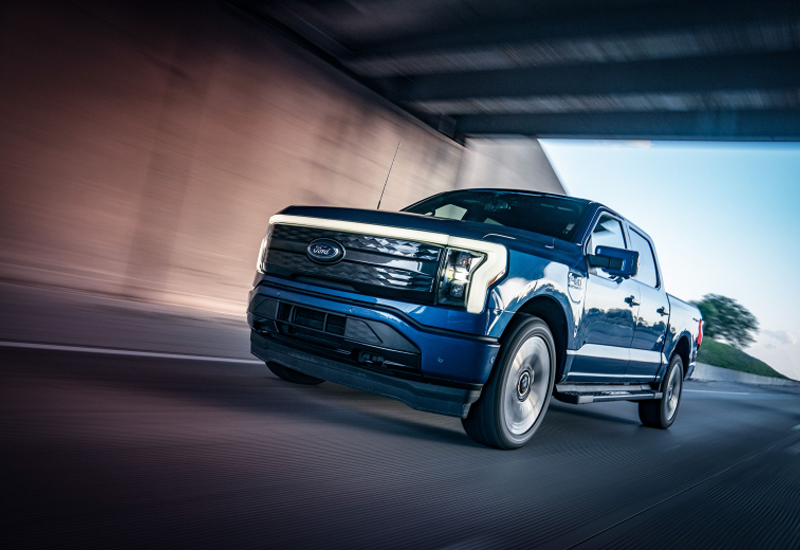 Новые машины Ford получат зарядный порт Tesla