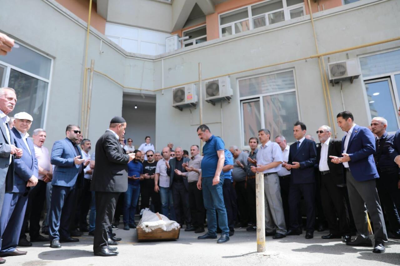 В Баку простились с заслуженным артистом Эльханом Гасымовым