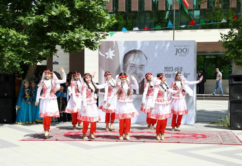 В Баку прошел VI Республиканский художественный фестиваль "AZƏRBAYCANIM"
