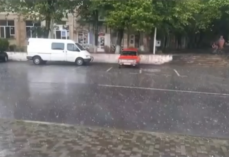 Oğuza dolu düşdü
