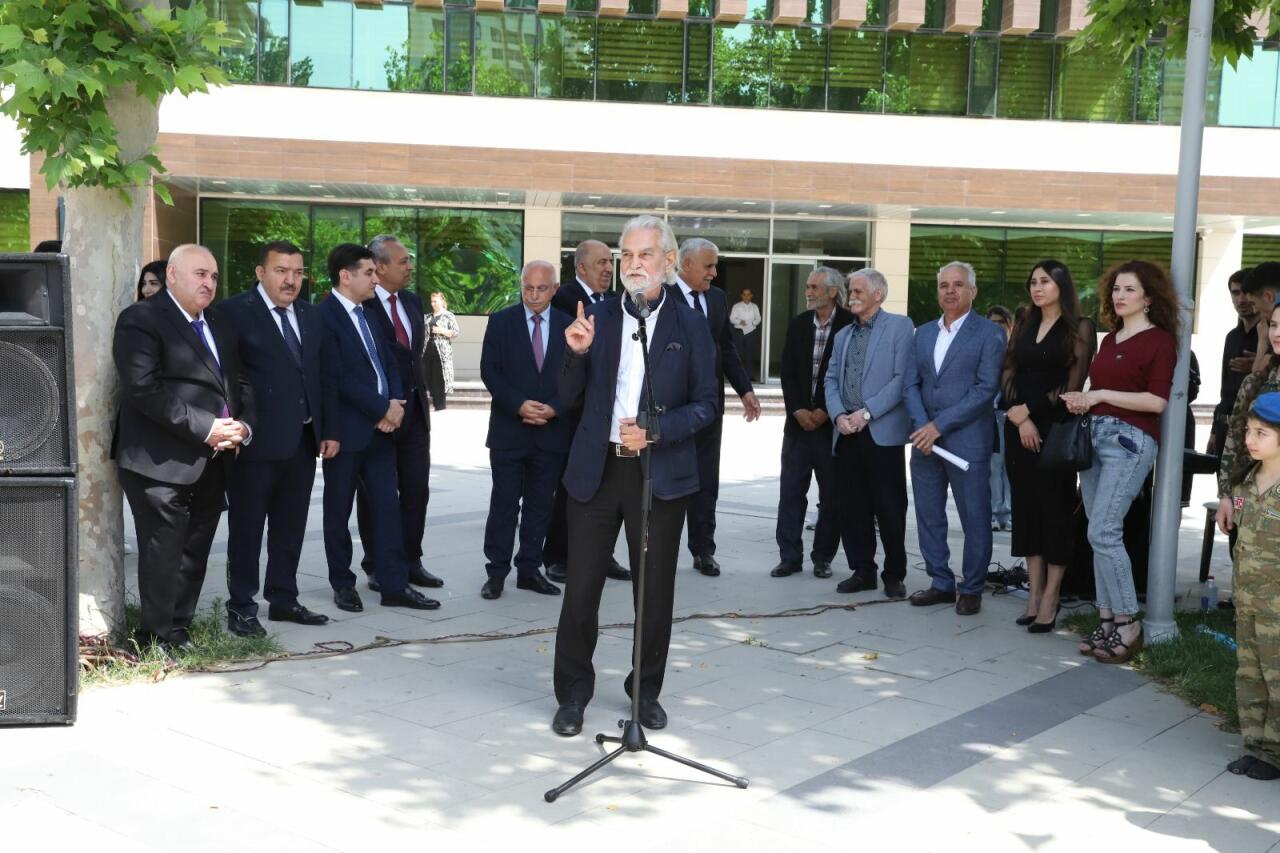 В Баку прошел VI Республиканский художественный фестиваль "AZƏRBAYCANIM"