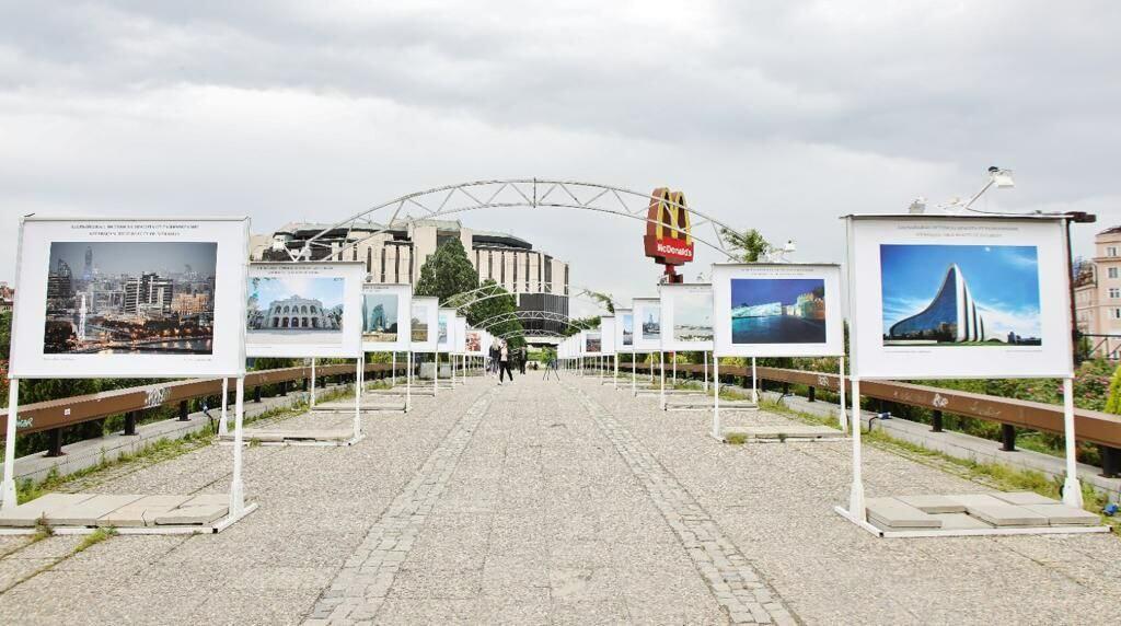 В Софии открылась фотовыставка, посвященная 105-летию Дня Независимости Азербайджанской Республики