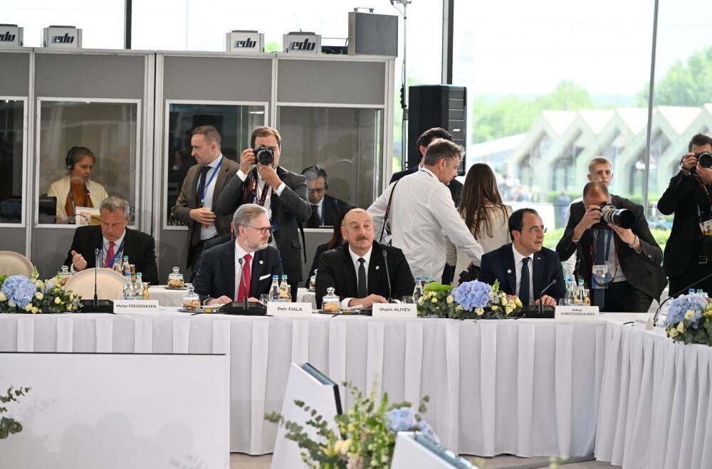 Президент Ильхам Алиев принял участие в церемонии открытия 2-го Саммита Европейского политического сообщества в Кишинэу