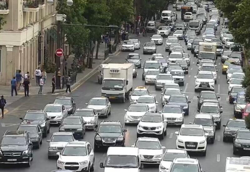 На этих улицах Баку затруднено движение
