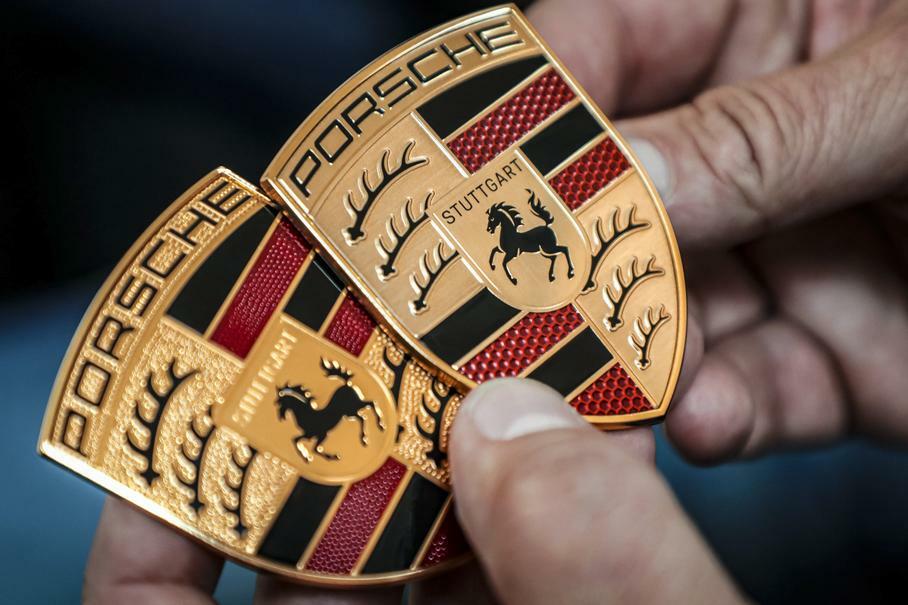 Porsche меняет логотип