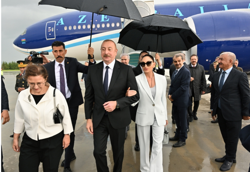 Президент Азербайджана Ильхам Алиев и Первая леди Мехрибан Алиева прибыли с рабочим визитом в Турцию