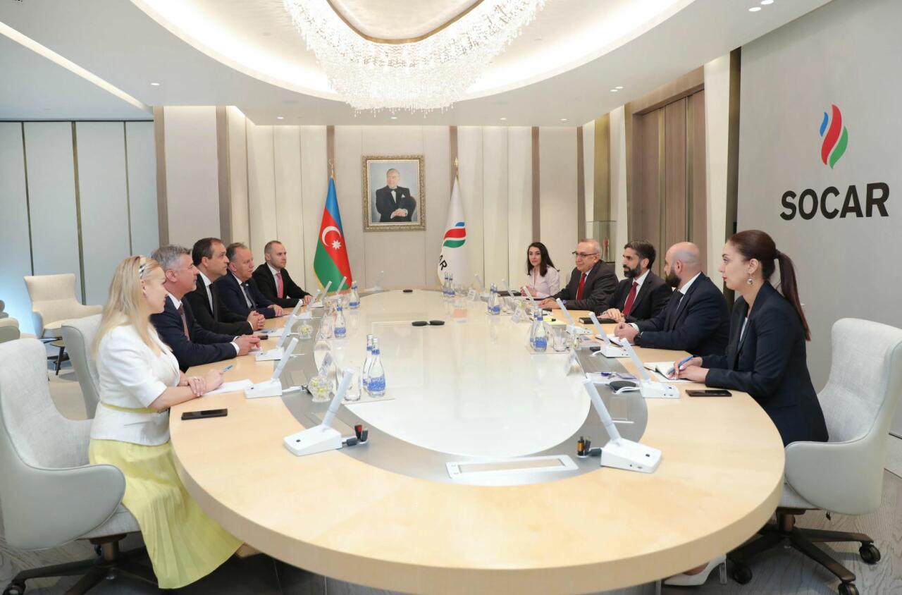 SOCAR и MVM CEEnergy Zrt подписали соглашение о продаже 100 млн кубометров газа