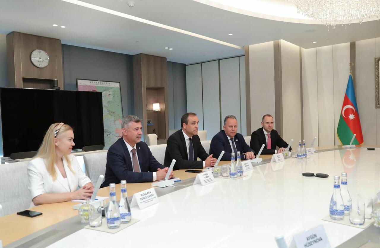 SOCAR и MVM CEEnergy Zrt подписали соглашение о продаже 100 млн кубометров газа
