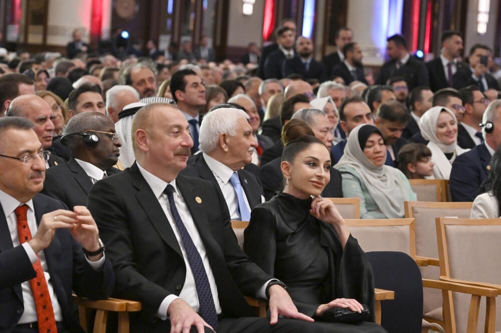 Президент Ильхам Алиев и Первая леди Мехрибан Алиева приняли участие в церемонии начала исполнения полномочий Президентом Реджепом Тайипом Эрдоганом