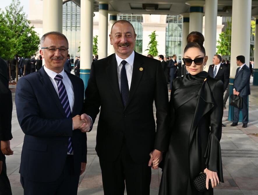 Президент Ильхам Алиев и Первая леди Мехрибан Алиева приняли участие в церемонии начала исполнения полномочий Президентом Реджепом Тайипом Эрдоганом