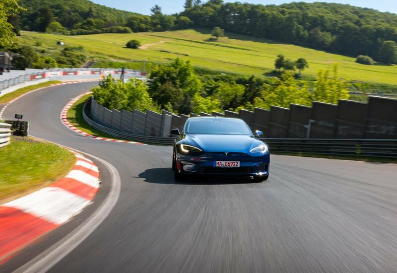 Tesla триумфально вернула корону лидера, отобрав её у Porsche