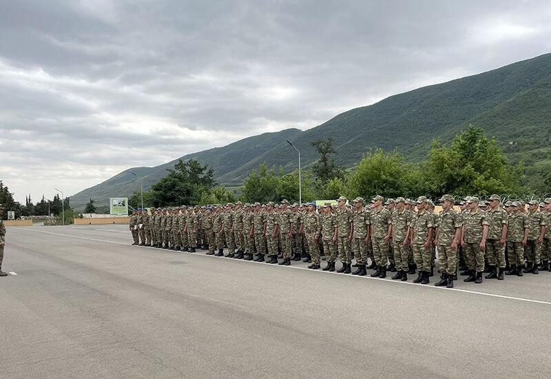 В Азербайджане продолжаются учебные сборы военнообязанных
