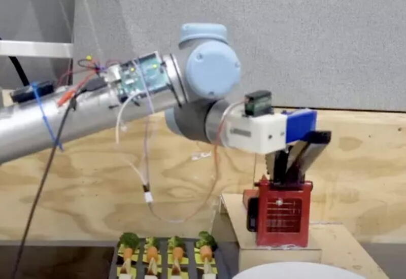 Создан робот-повар, готовящий еду по рецептам из YouTube