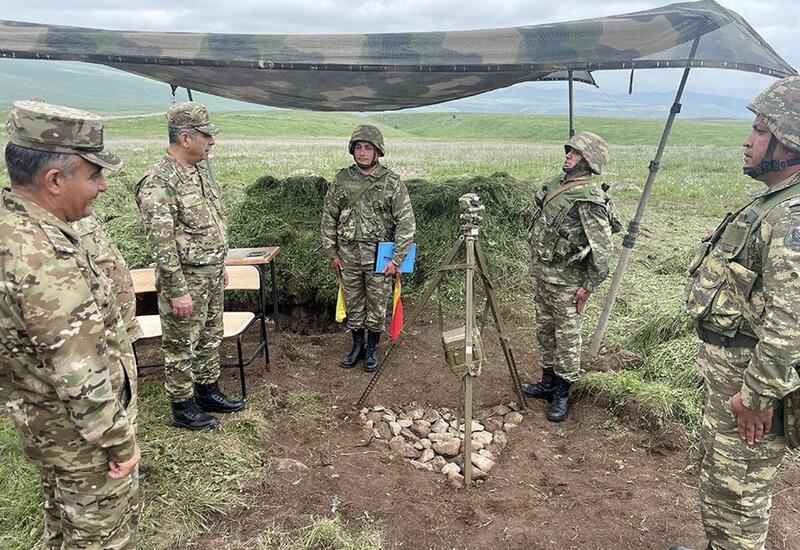 Закир Гасанов поcетил командно-штабные учения на освобожденных территориях страны
