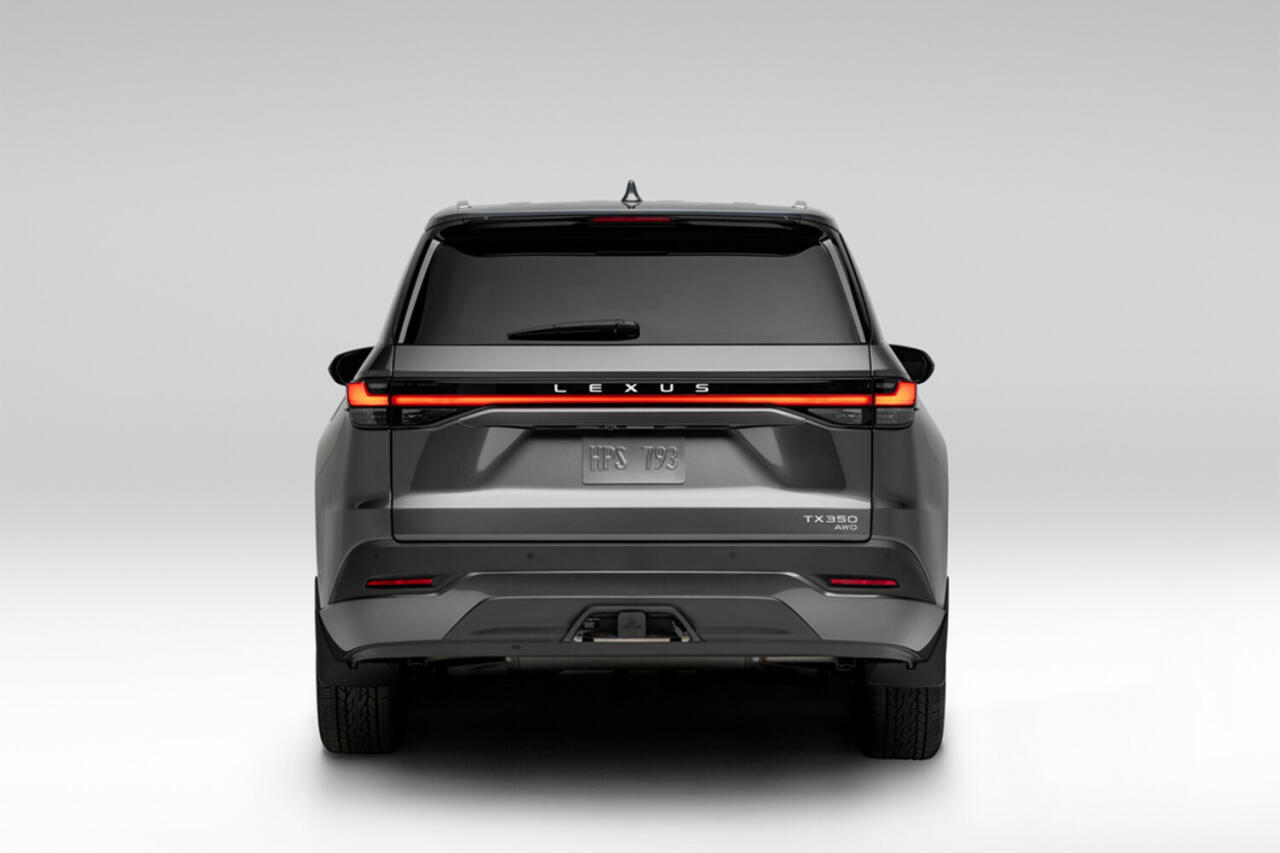 Lexus показал новый кроссовер TX