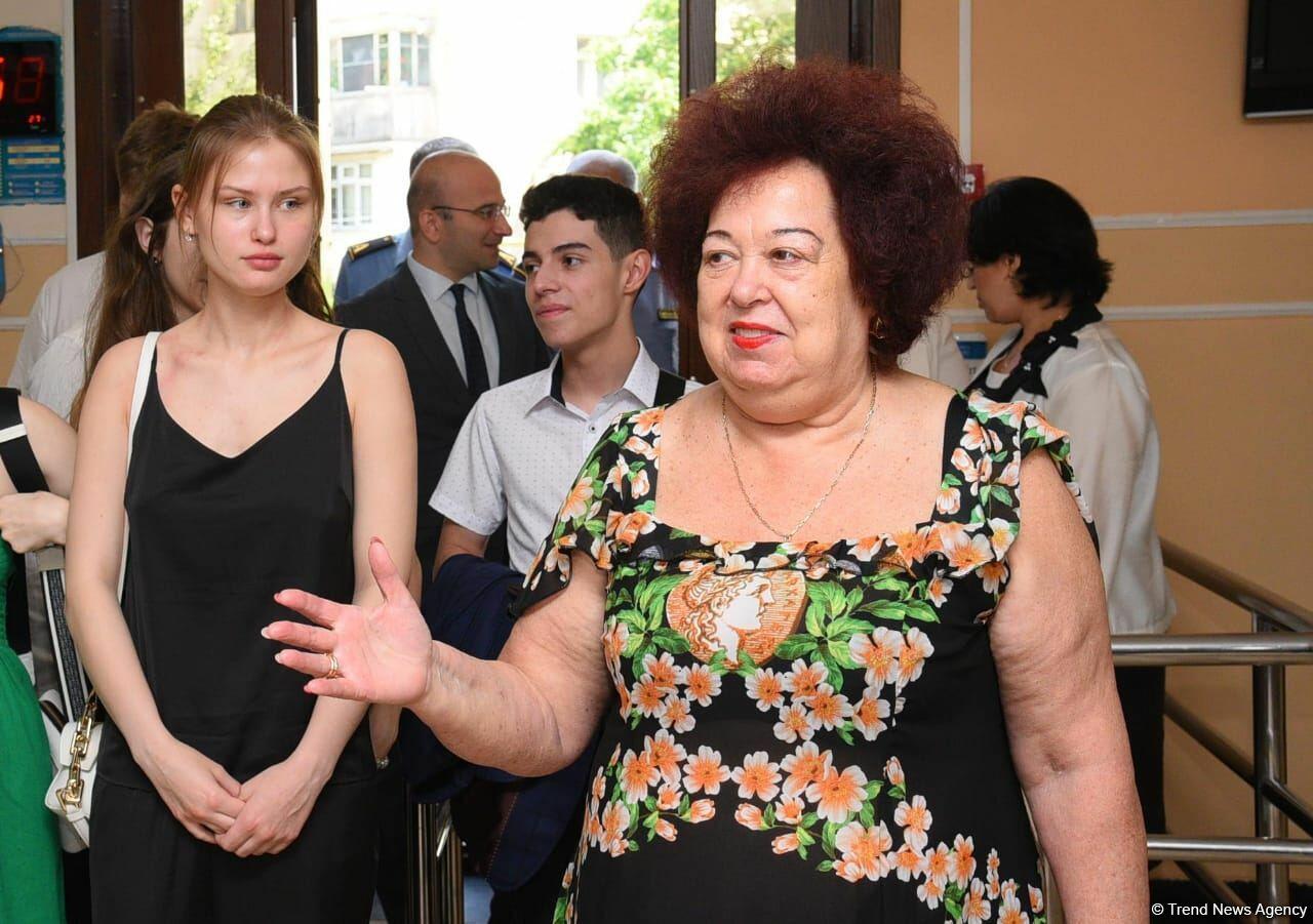 Украинские школьники посетили лицей имени академика Зарифы Алиевой