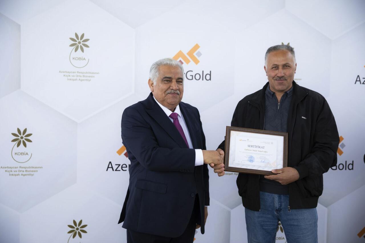 ЗАО «AzerGold» и KOBİA успешно реализовали проект «Поддержка развития пчеловодства в Дашкесанском районе»