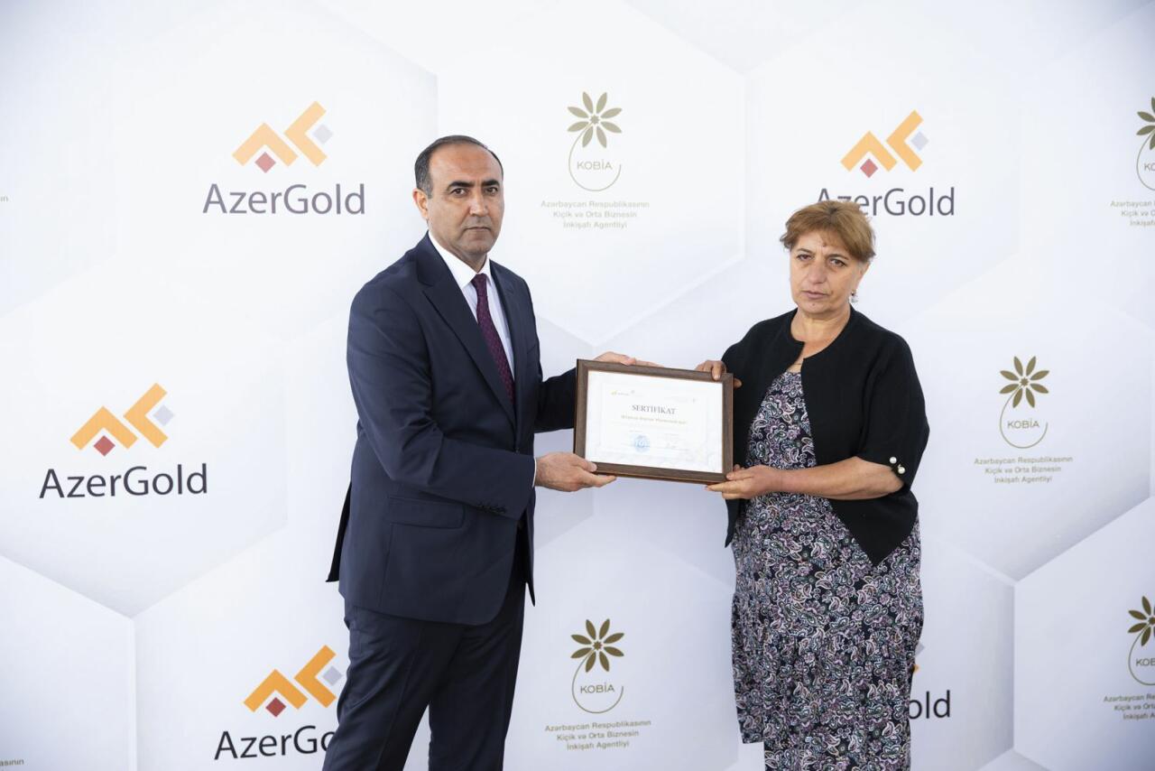 ЗАО «AzerGold» и KOBİA успешно реализовали проект «Поддержка развития пчеловодства в Дашкесанском районе»