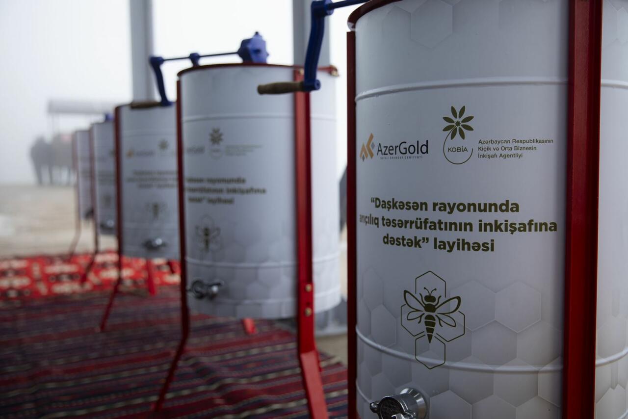 ЗАО «AzerGold» и KOBİA успешно реализовали проект «Поддержка развития пчеловодства в Дашкесанском районе»