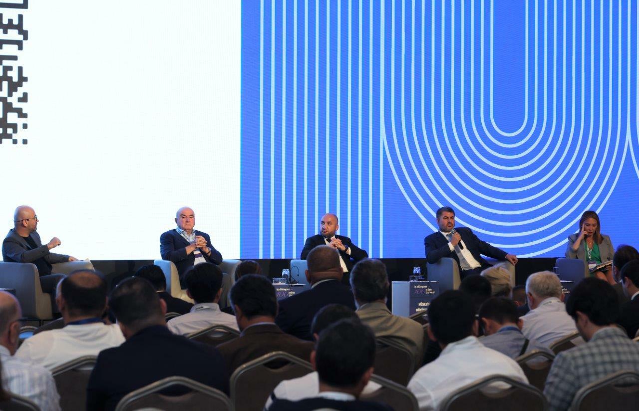 “İş dünyası - 100 ilin zirvəsi” biznes forum-sərgi keçirilb