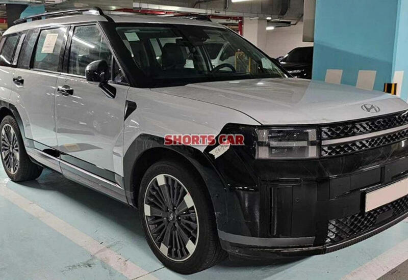 Hyundai Santa Fe 2024 показался странным