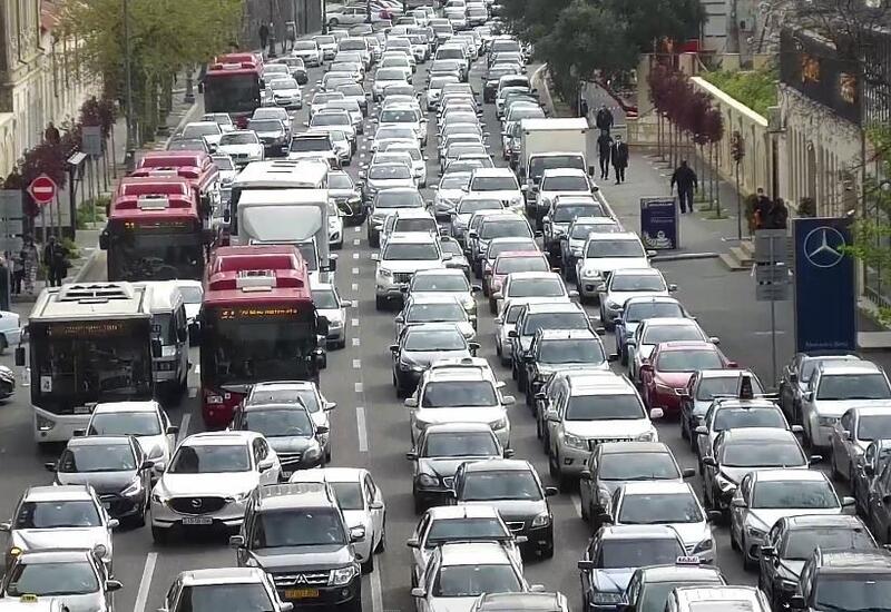 Paytaxtda bəzi avtobusların intervalında gecikmələr var