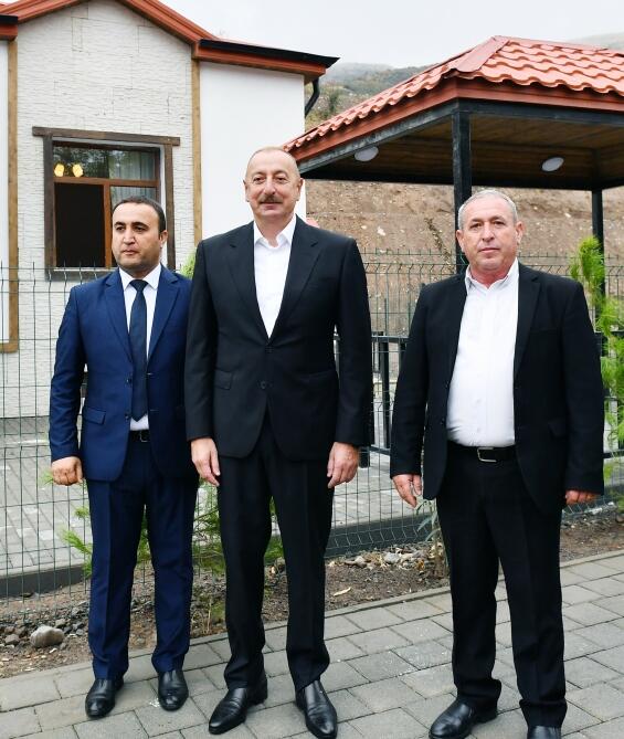 Президент Ильхам Алиев и Первая леди Мехрибан Алиева ознакомились с работой, проделанной в селе Забух Лачинского района, и встретились с жителями