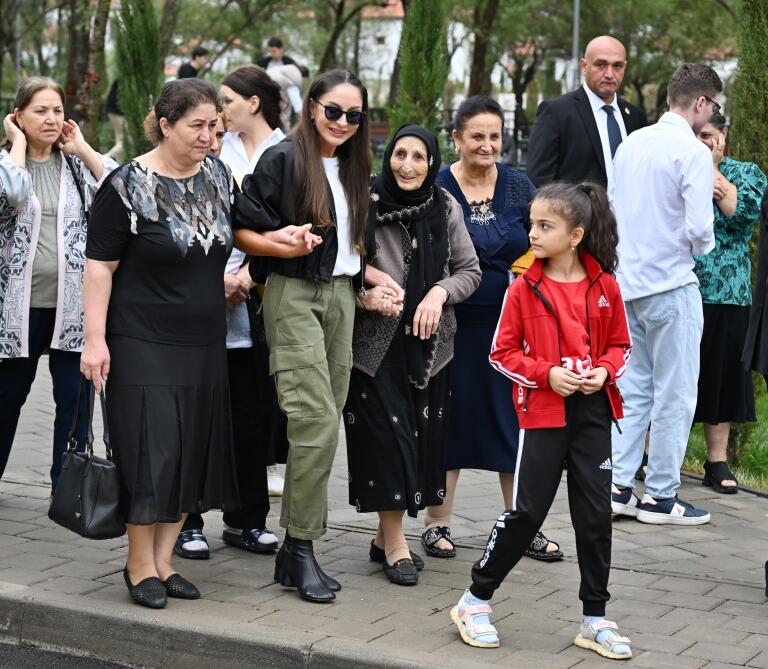 Президент Ильхам Алиев и Первая леди Мехрибан Алиева ознакомились с работой, проделанной в селе Забух Лачинского района, и встретились с жителями