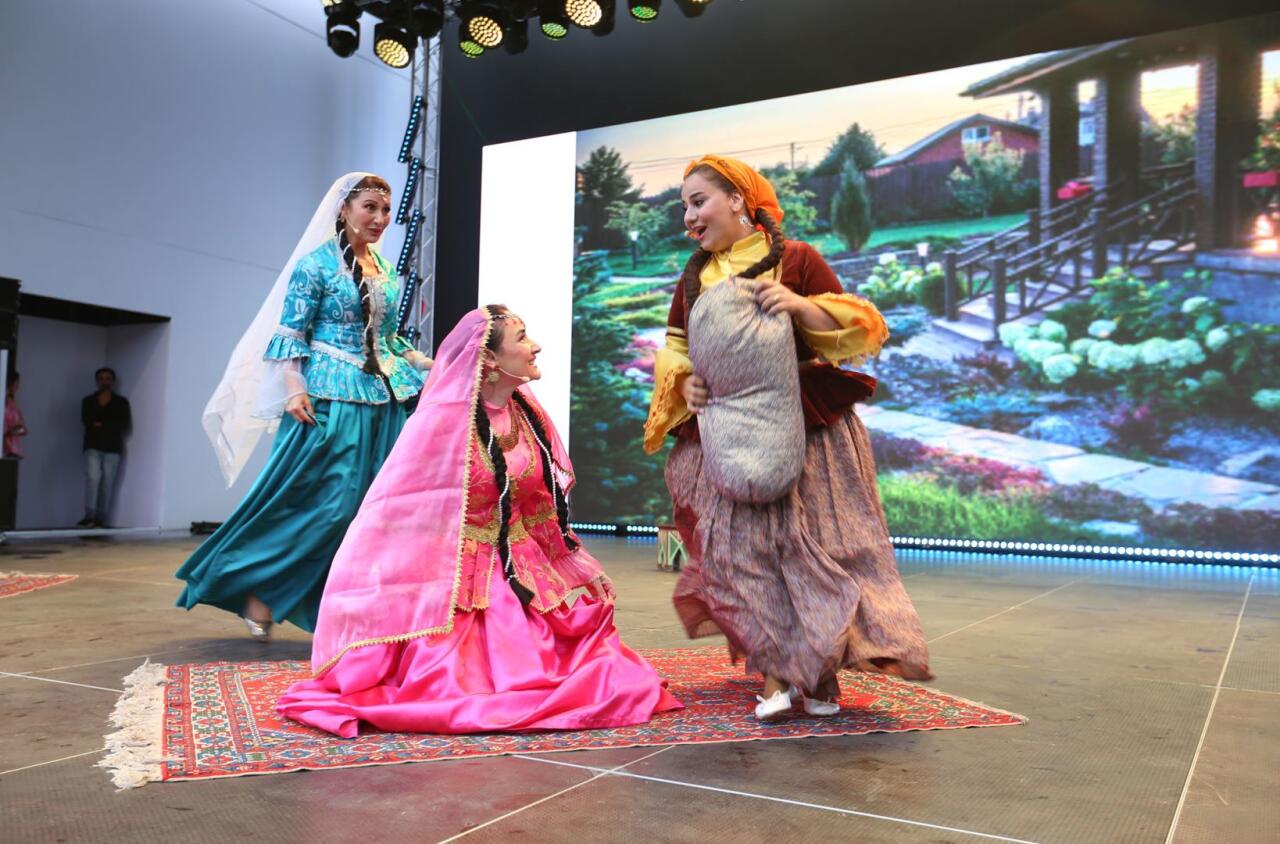 Уникальное творческое пространство с участием актеров, художников и мастеров представлено на первых Днях города Лачин