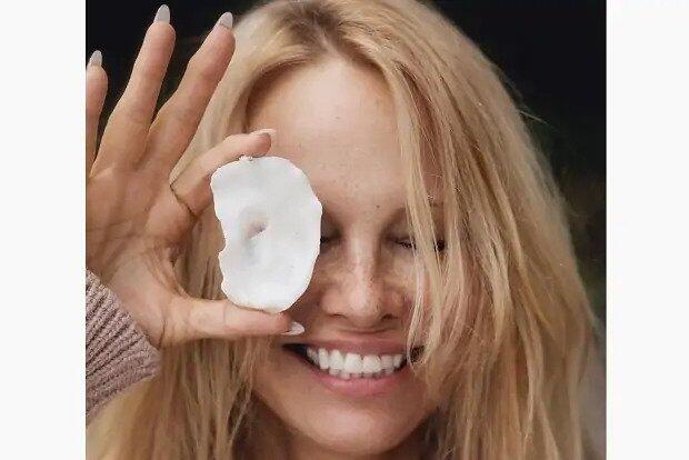 Памела Андерсон восхитила фанатов новым снимком без макияжа