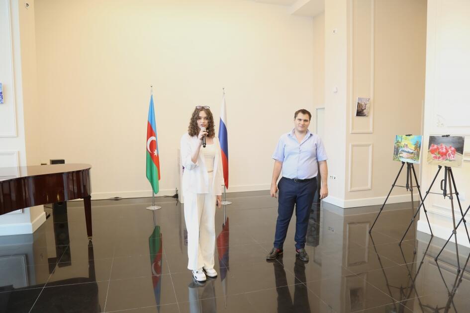 В Русском доме в Баку открылась выставка молодых талантов
