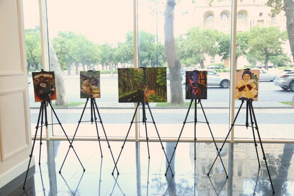 В Русском доме в Баку открылась выставка молодых талантов