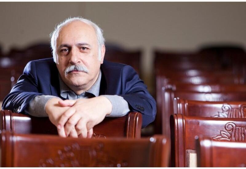Vahid məktəbli geyiminin tərəfdarıyam