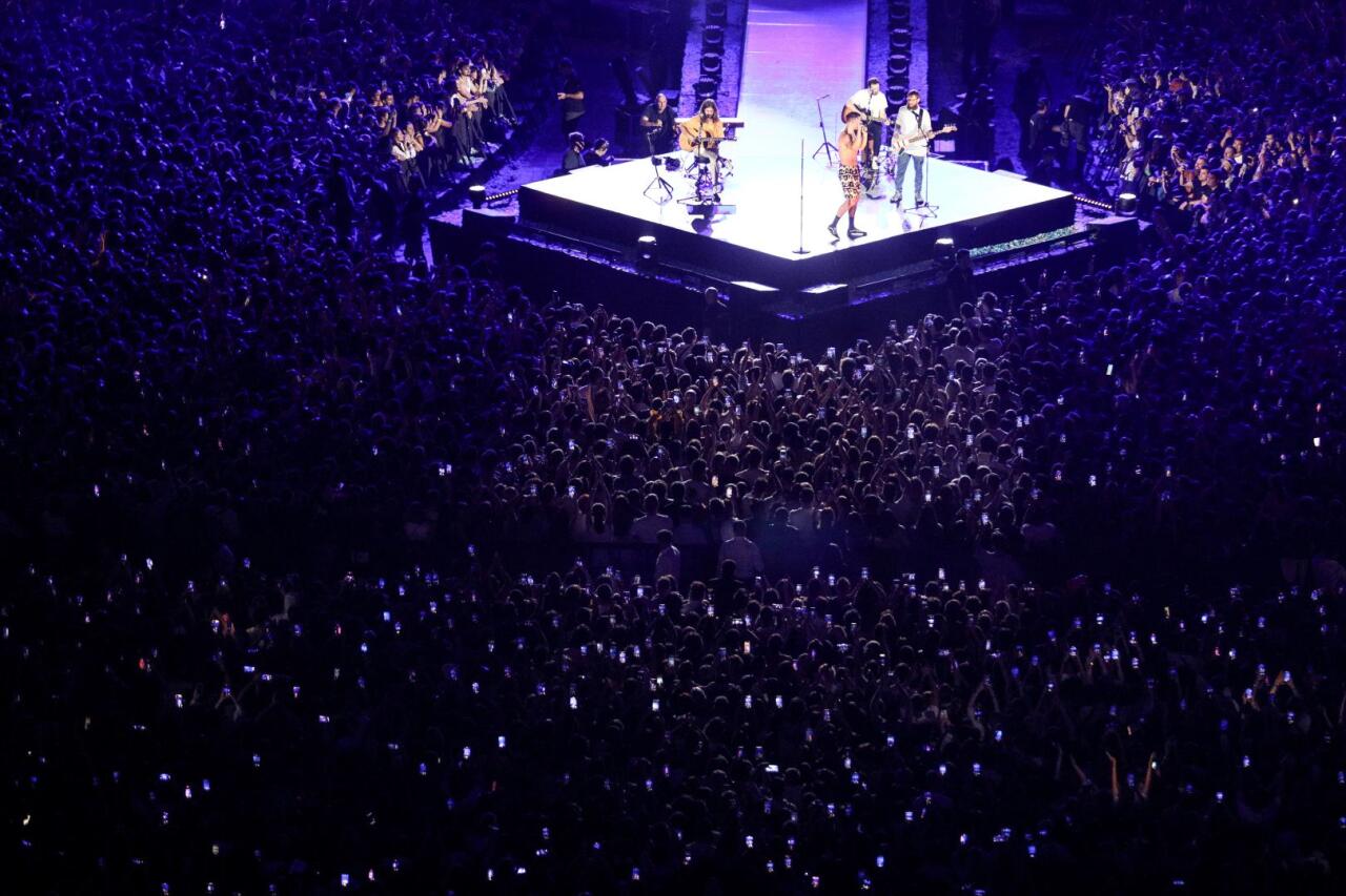 Imagine Dragons в Баку: всплеск эмоций, мощная музыка и драйв