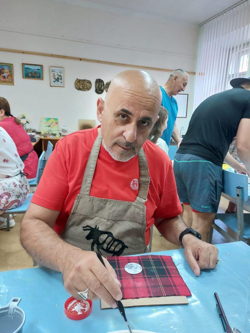 "Елабужское ожерелье" от азербайджанского живописца восхитило Татарстан