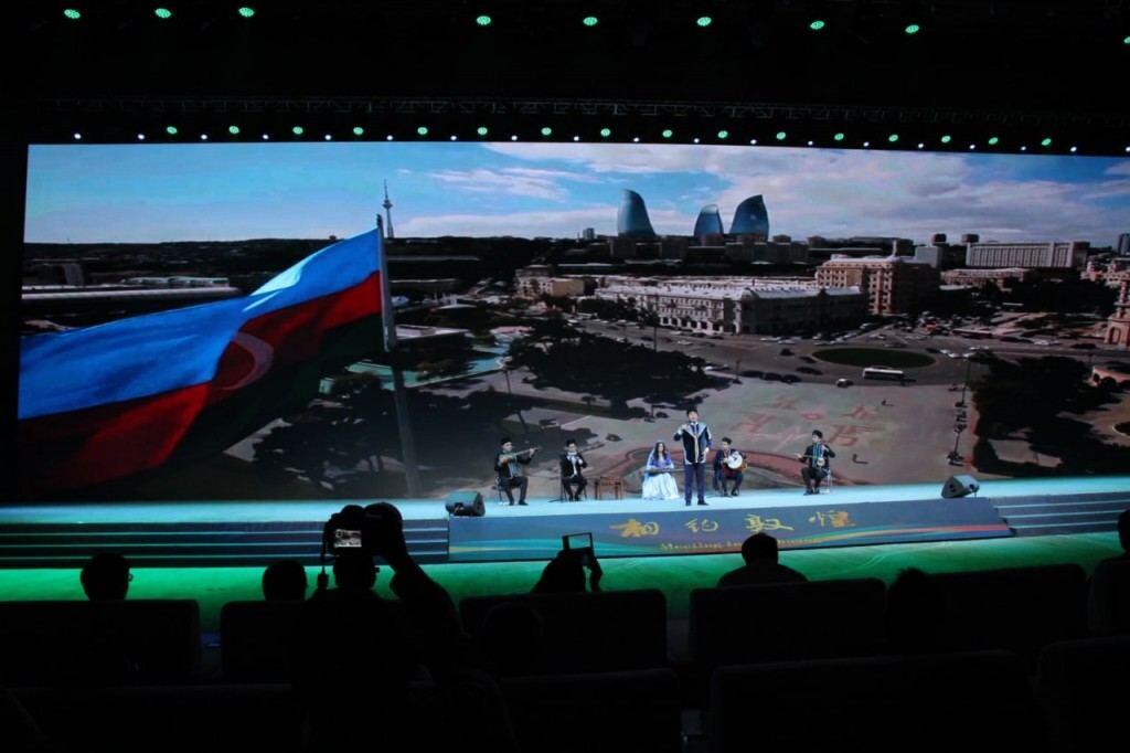 Азербайджанские музыка и танец представлены на концерте Международной культурной выставки "Шелковый путь" в Китае