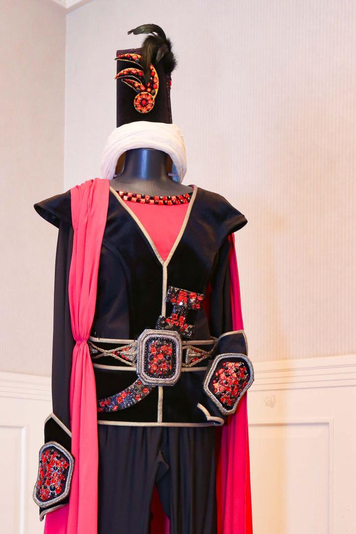 Костюмы, созданные специально для исторической презентации легендарного балета "Легенда о любви"