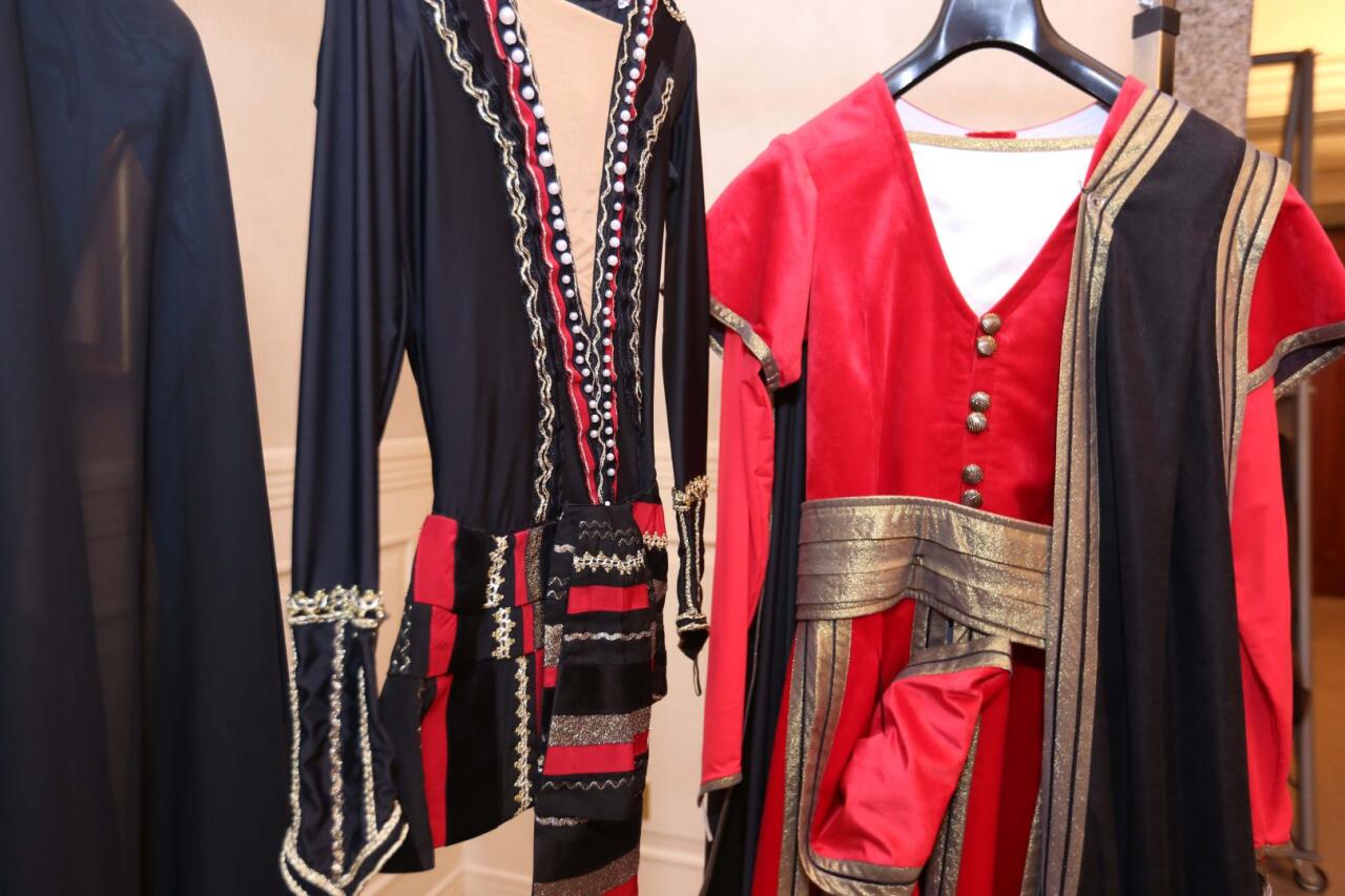 Костюмы, созданные специально для исторической презентации легендарного балета "Легенда о любви"