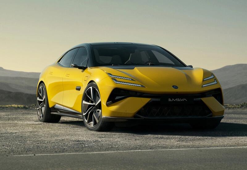 Lotus представил первый в своей истории электрический седан