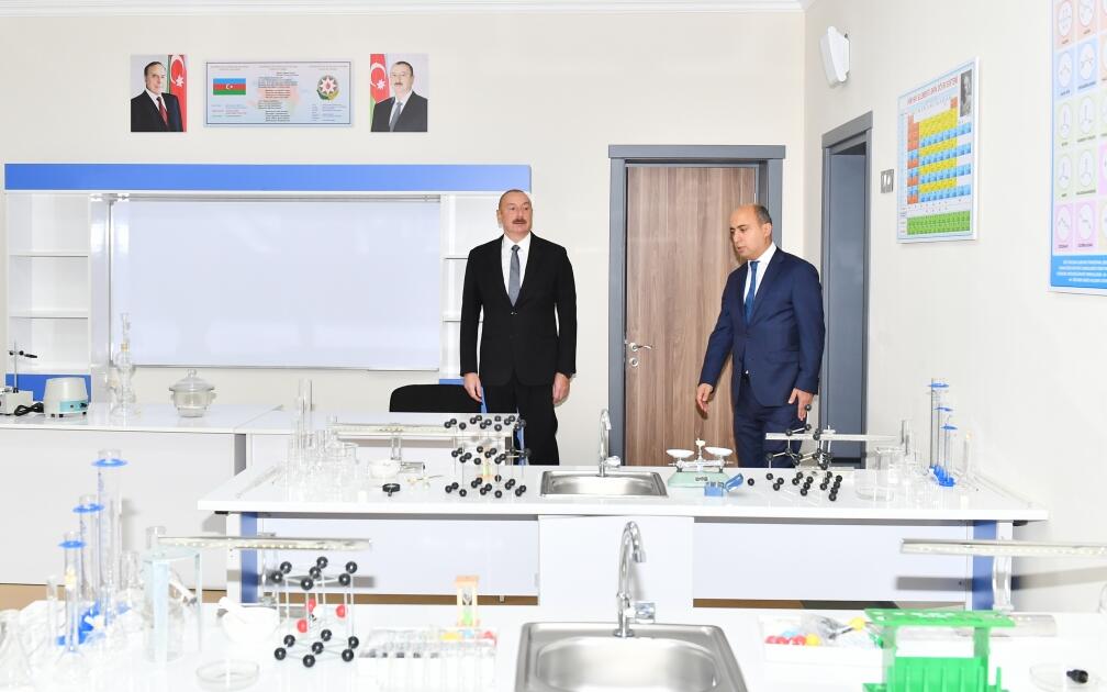Президент Ильхам Алиев принял участие в открытии нового здания полной средней школы номер 11 города Хырдалан