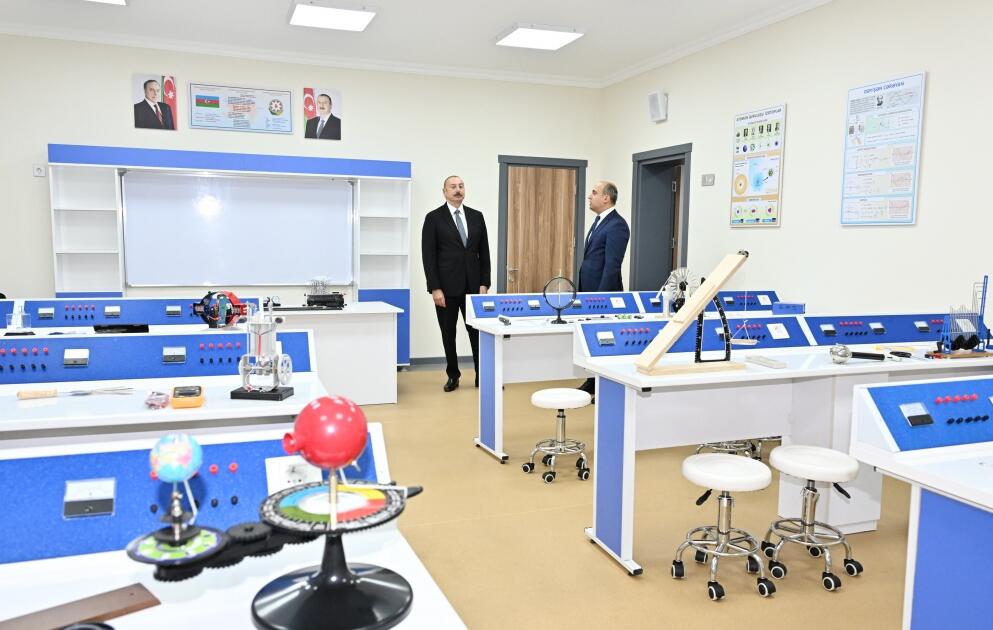 Президент Ильхам Алиев принял участие в открытии нового здания полной средней школы номер 11 города Хырдалан