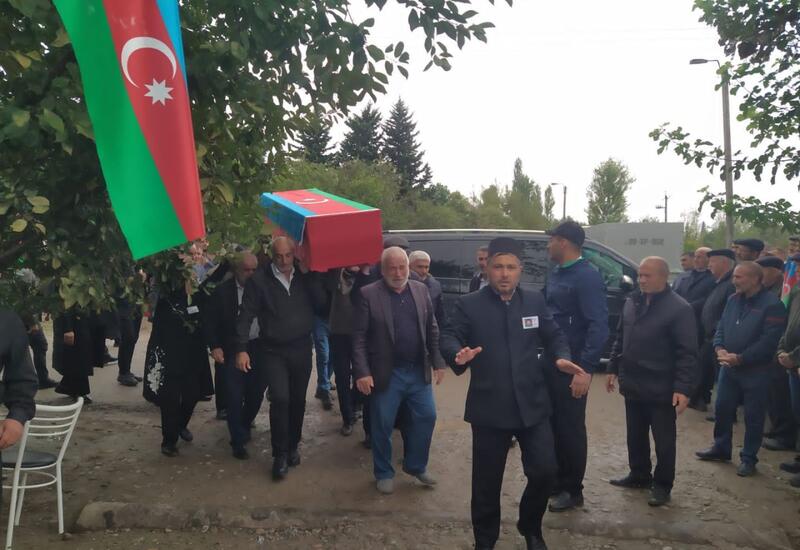 В Физули проходит церемония прощания с шехидом, чьи останки были найдены в массовом захоронении