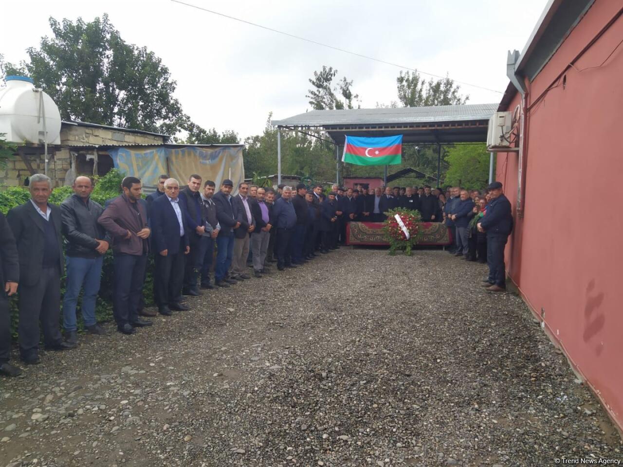 В Физули проходит церемония прощания с шехидом, чьи останки были найдены в массовом захоронении