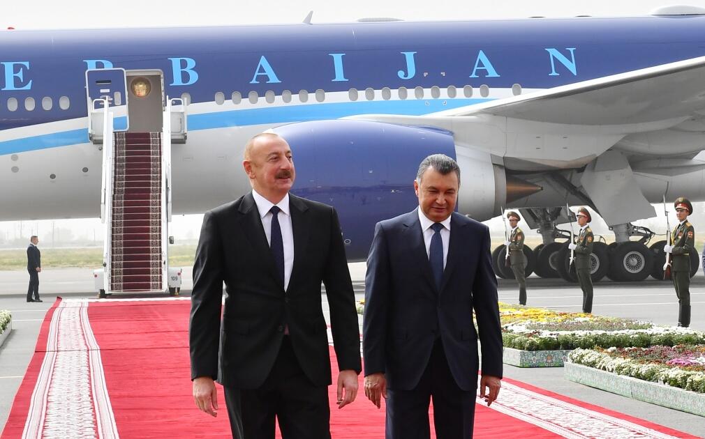 Президент Ильхам Алиев прибыл с визитом в Таджикистан