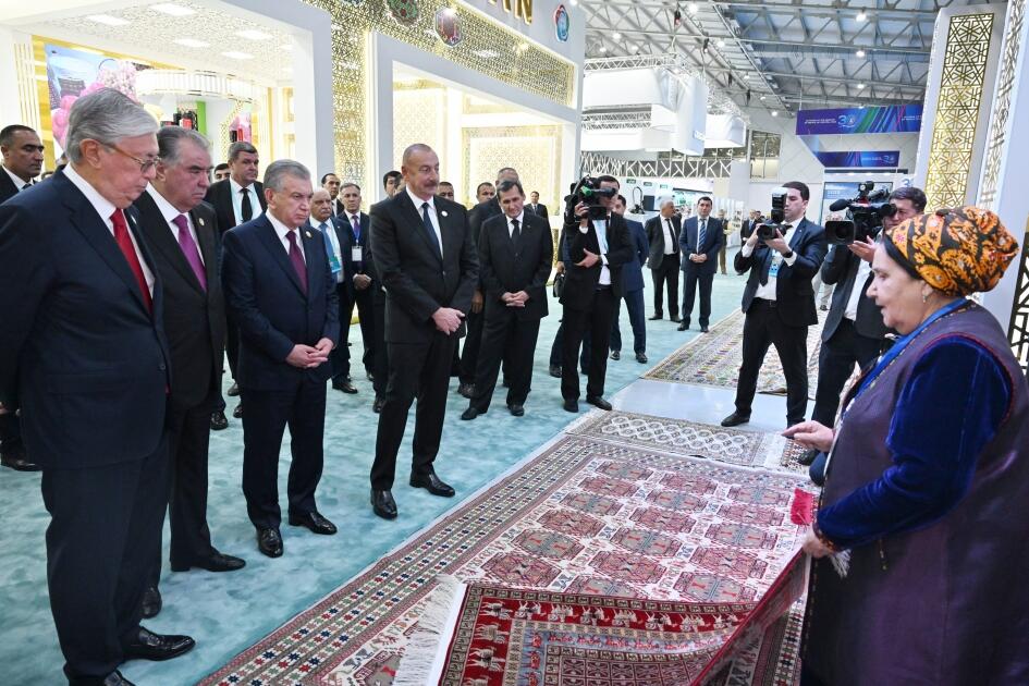 Президент Ильхам Алиев ознакомился с выставкой "ЭКСПО Центральная Азия 2023" в Душанбе