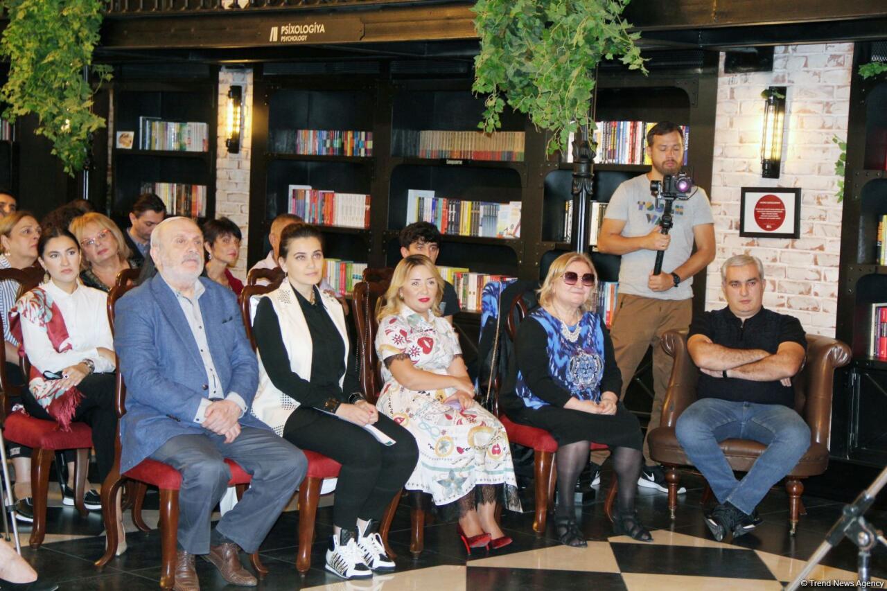 В Баку презентовали книгу сказок Фидан Алакбарли "Семь принцесс"