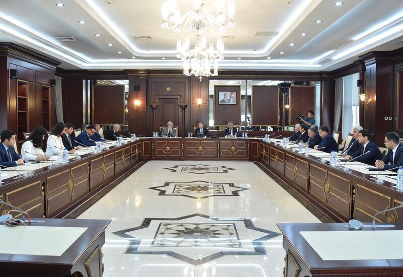 Состоялось заседание комитета по экономической политике, промышленности и предпринимательству Милли Меджлиса